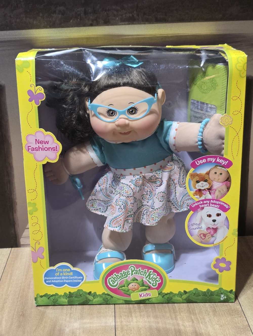 Cabbage Patch Kids Babylnd Doll NIB Glasses Outfit Cute Girl - Picture 3 of 7
